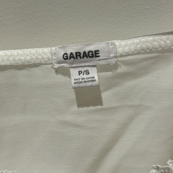 Garage white top size small - Picture 4 of 5